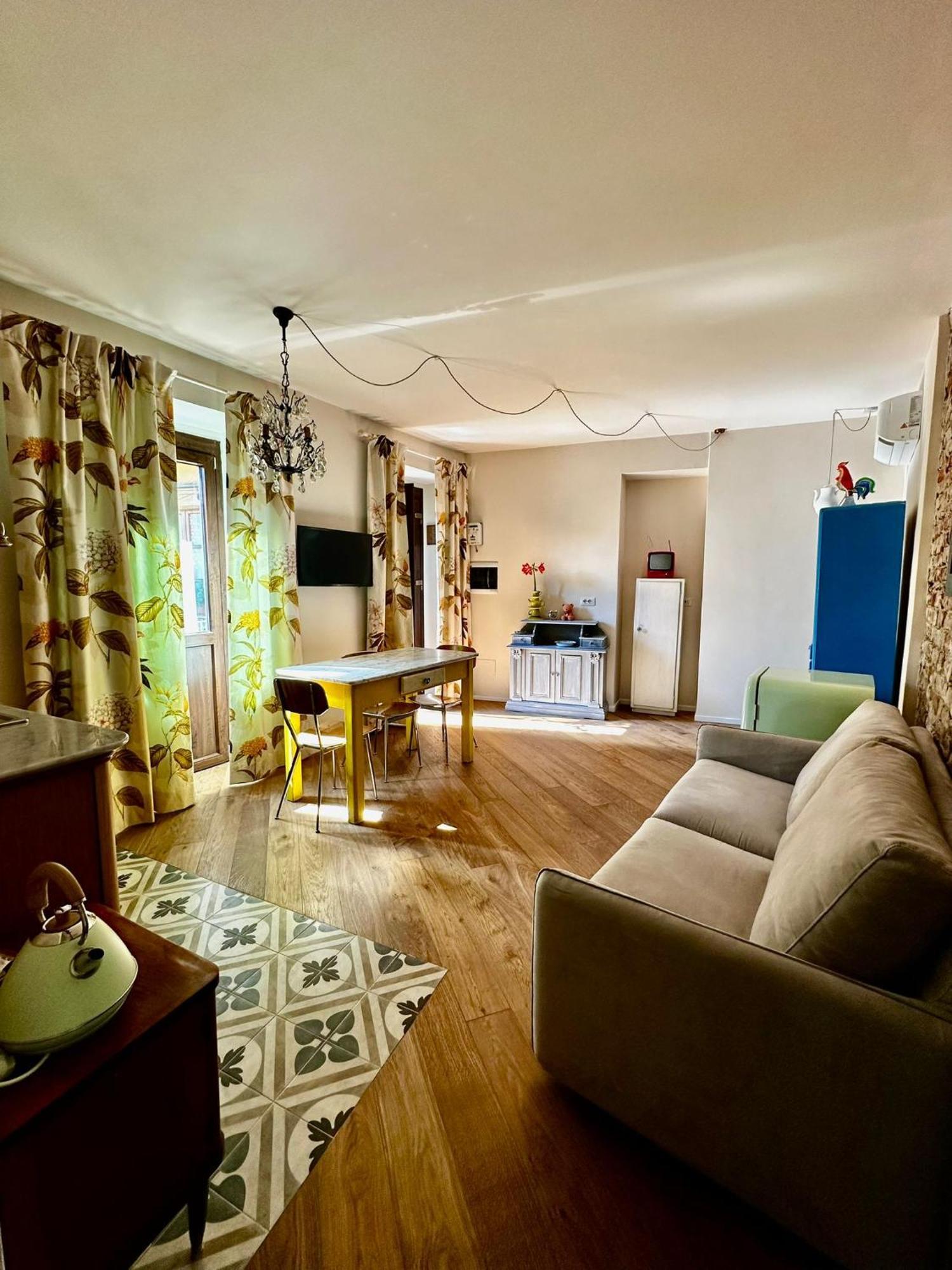トリノIl Balconcino Del Centro Storicoアパートメント エクステリア 写真