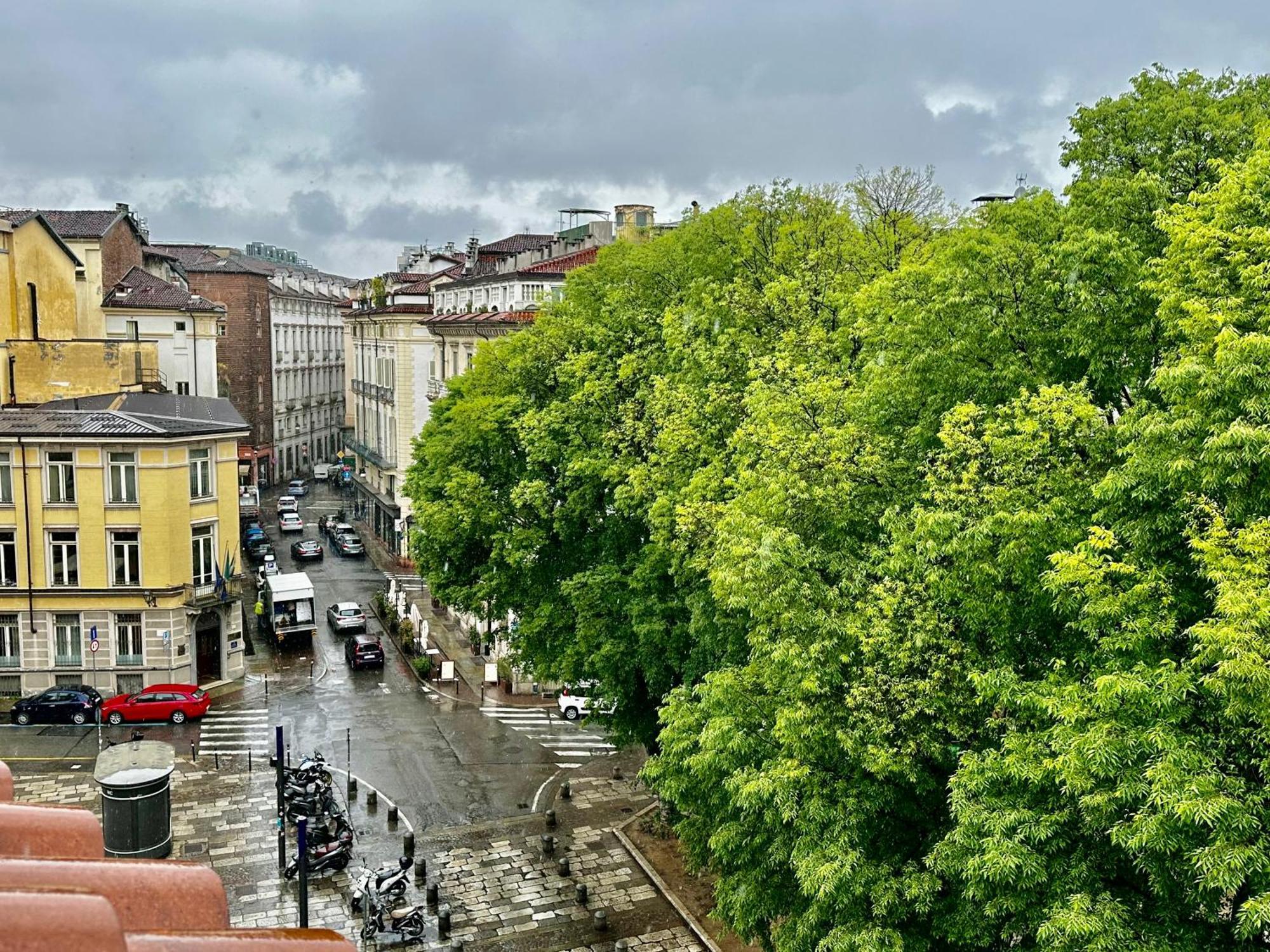 トリノIl Balconcino Del Centro Storicoアパートメント エクステリア 写真